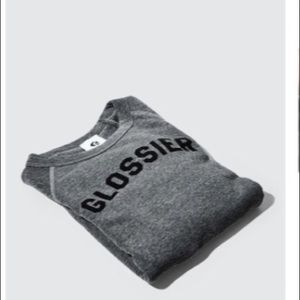 Glossier gray fleece long sleeve sweatshirt.